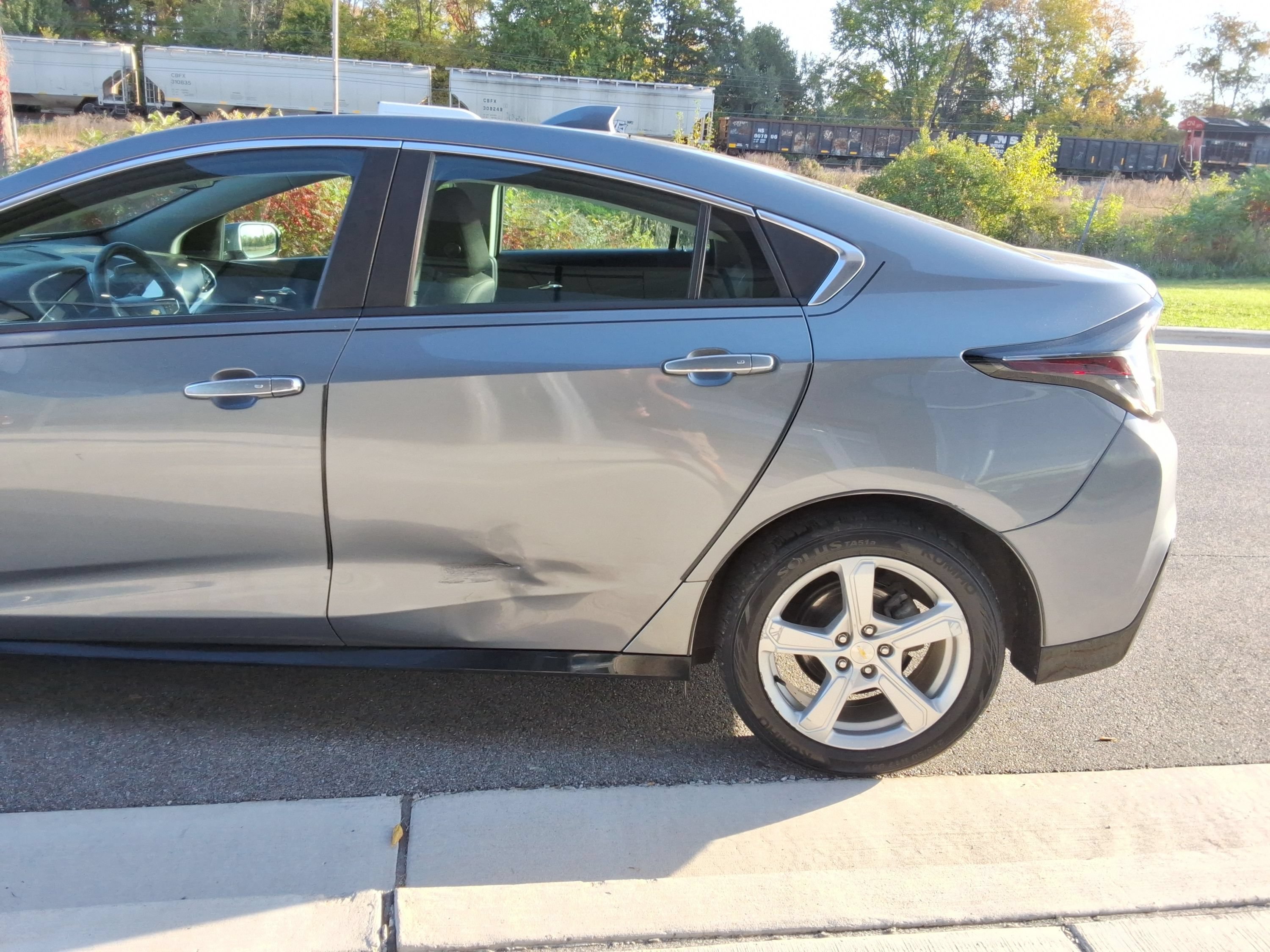 Used 2018 Chevrolet Volt LT FWD image 10
