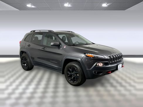 Used 2015 Jeep Cherokee Trailhawk w/ Comfort/Convenience Group AWD/4WD image 7
