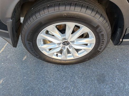 Certified 2026 Toyota Corolla Cross LE FWD image 36