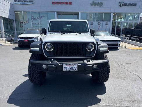 Used 2024 Jeep Wrangler Unlimited Sport AWD/4WD image 2