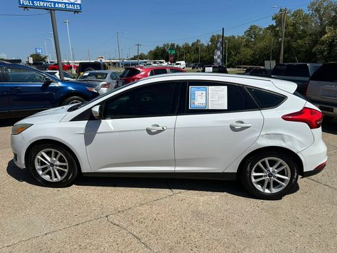 Used 2017 Ford Focus SE FWD image 6