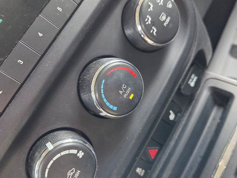 Used 2014 Jeep Patriot Latitude image 25