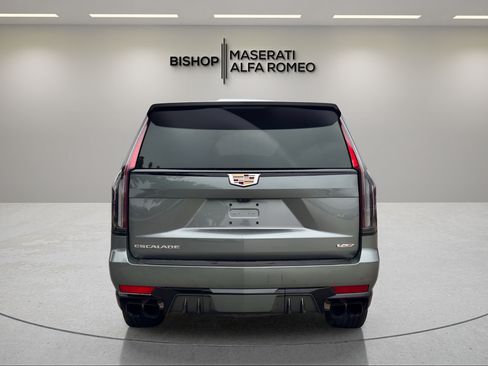 Used 2024 Cadillac Escalade V AWD/4WD image 4