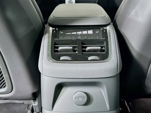 New 2025 Volvo XC90 T8 Ultra w/ Protection Package Premier image 24