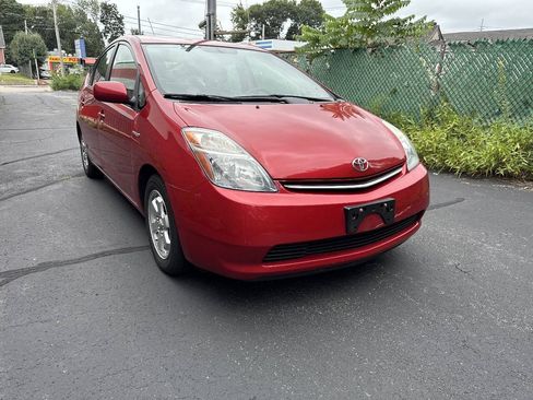 Used 2007 Toyota Prius w/ Pkg 2 FWD image 2