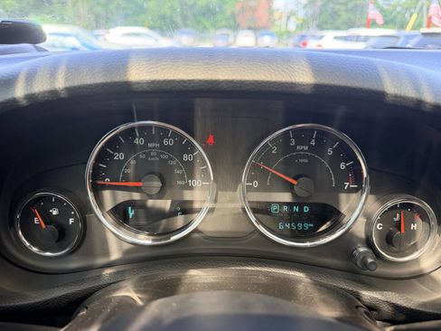 Used 2015 Jeep Wrangler Unlimited Sport w/ Connectivity Group AWD/4WD image 17