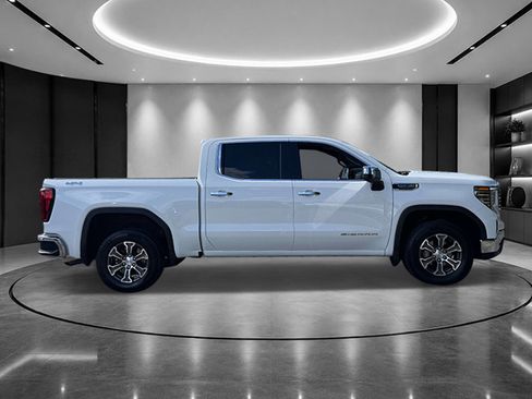 Used 2025 GMC Sierra 1500 SLT AWD/4WD image 5