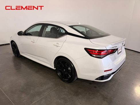 Used 2025 Nissan Sentra SR w/ SR Premium Package FWD image 8