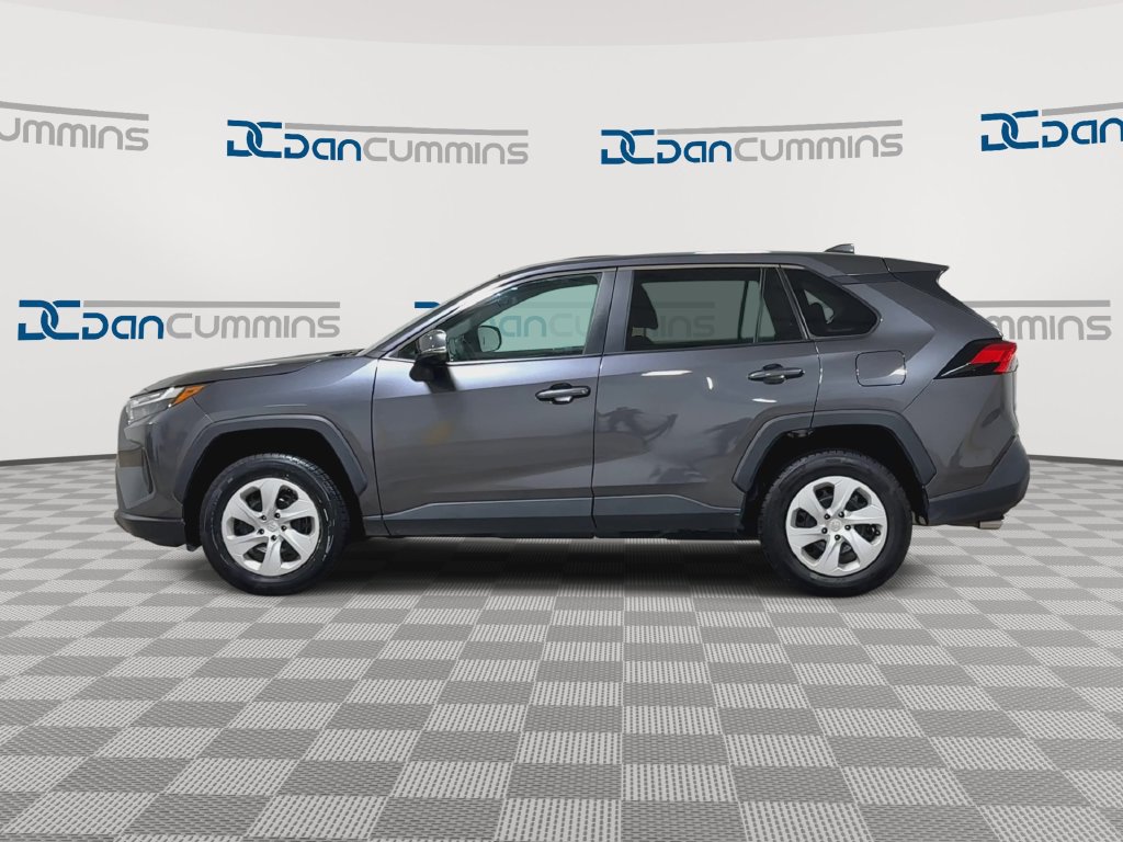 Used 2024 Toyota RAV4 LE FWD image 5