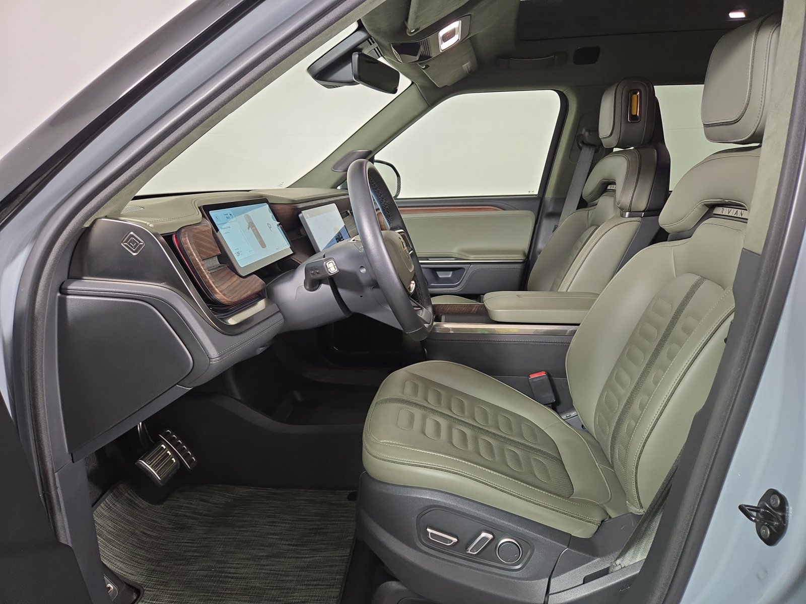 Used 2024 Rivian R1S Adventure Quad AWD/4WD image 20