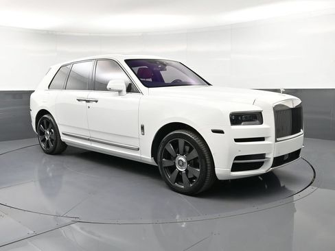 Certified 2019 Rolls-Royce Cullinan AWD/4WD image 10