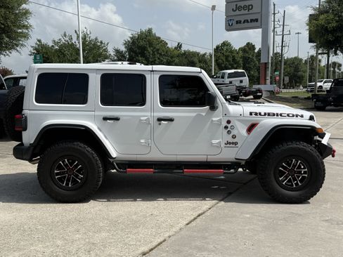 Used 2024 Jeep Wrangler Unlimited Rubicon AWD/4WD image 3