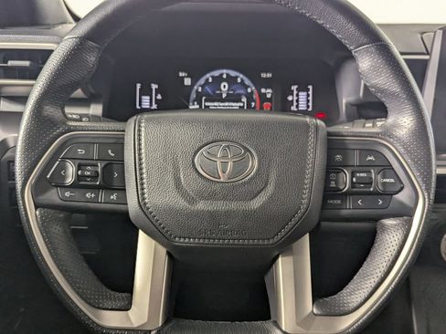 Used 2025 Toyota 4Runner SR5 AWD/4WD image 16