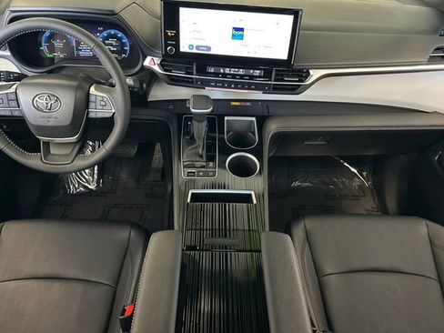Certified 2026 Toyota Sienna XSE FWD image 17