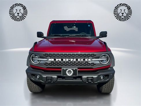 New 2025 Ford Bronco Badlands image 2
