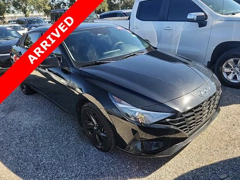 Used 2022 Hyundai Elantra SEL image 3