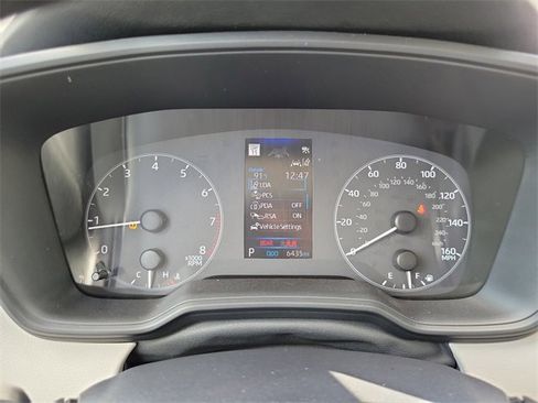Used 2025 Toyota Corolla LE image 16