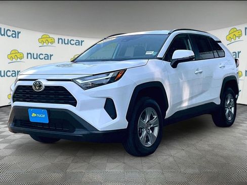 Used 2025 Toyota RAV4 XLE AWD/4WD image 3