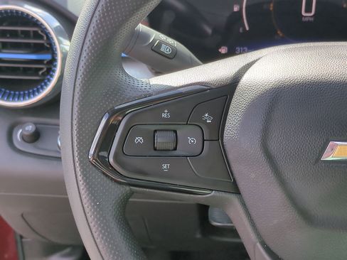 Used 2024 Chevrolet Trax LT image 18