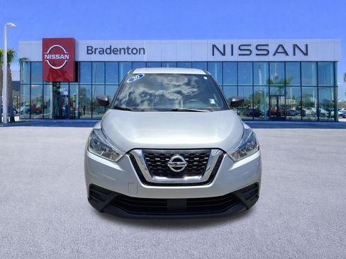 Used 2020 Nissan Kicks S FWD image 2