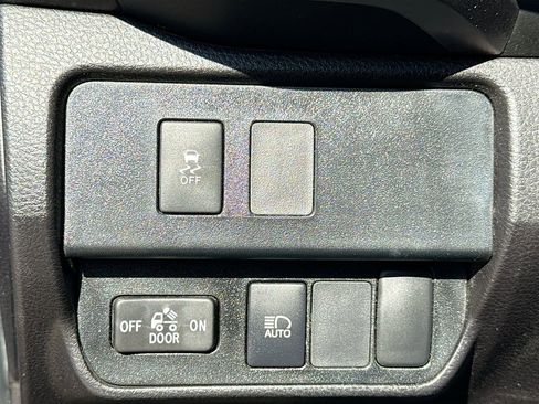 Used 2022 Toyota Tacoma SR5 w/ Technology Package AWD/4WD image 11