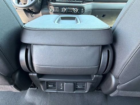 Used 2026 GMC Sierra 1500 SLT AWD/4WD image 25
