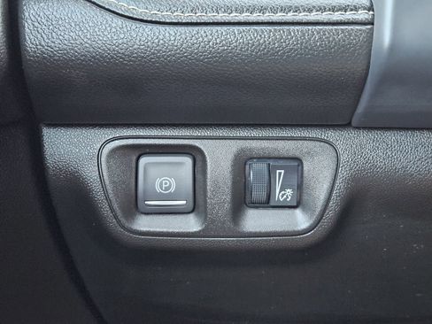 Certified 2023 GMC Acadia SLE w/ Driver Convenience Package image 25