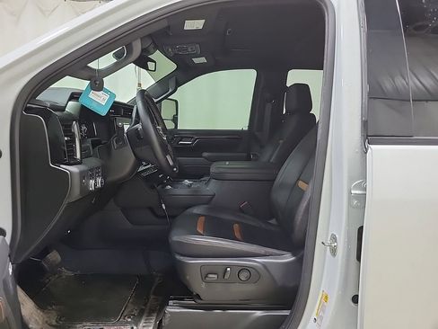 Used 2026 GMC Sierra 2500 AT4 image 2