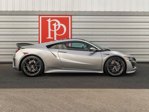 Used 2018 Acura NSX AWD/4WD image 34