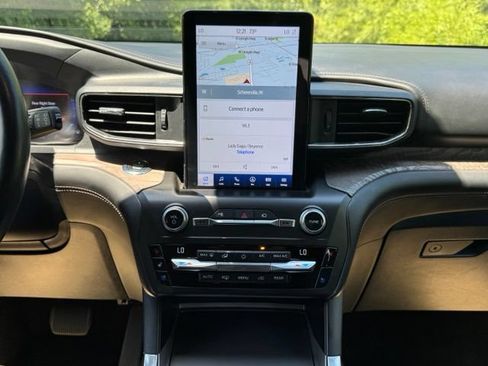 Used 2020 Ford Explorer Platinum w/ Premium Technology Package AWD/4WD image 27