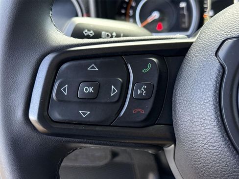 Used 2025 Jeep Wrangler Unlimited Rubicon AWD/4WD image 33