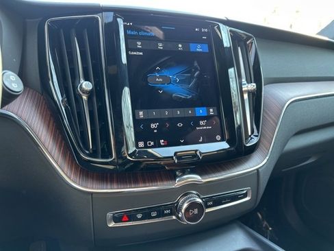 Certified 2023 Volvo XC60 B5 Plus w/ Climate Package image 21