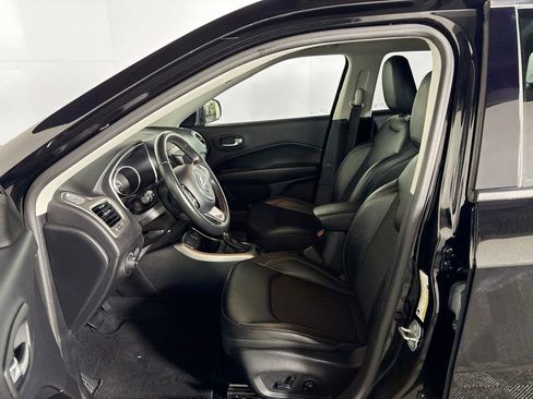 Used 2018 Jeep Compass Latitude w/ Popular Equipment Group image 11