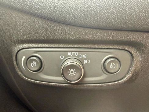 Used 2020 Chevrolet Equinox LT image 16