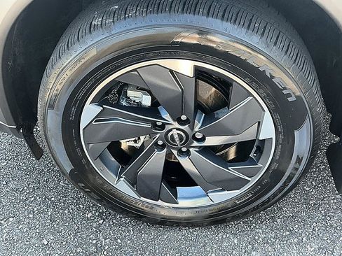 Certified 2025 Nissan Rogue SV w/ SV Premium Package FWD image 10
