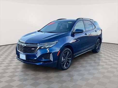 Used 2023 Chevrolet Equinox RS image 3