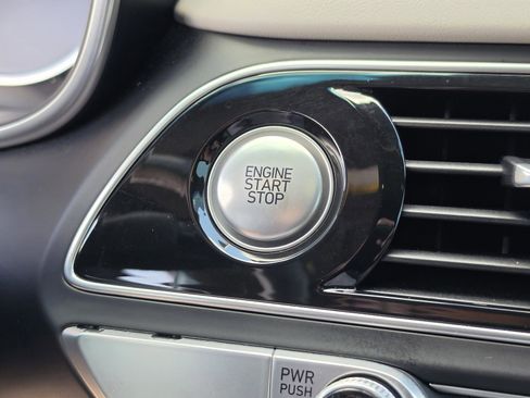 Used 2022 Genesis G70 3.3T RWD image 39