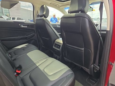 Used 2017 Ford Edge Titanium w/ Equipment Group 301A AWD/4WD image 14