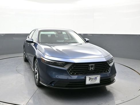 Certified 2023 Honda Accord EX image 3