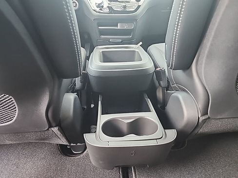 New 2026 Chrysler Pacifica Select image 23