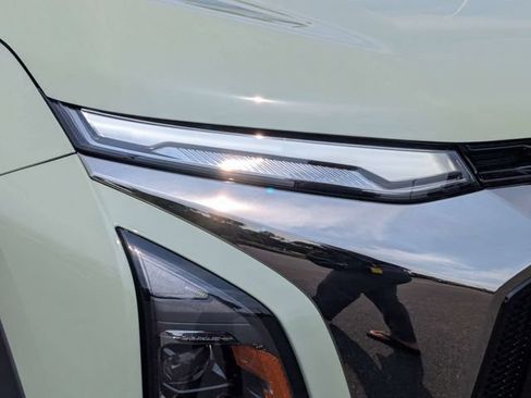 Used 2026 Chevrolet Equinox ACTIV w/ Convenience Package III AWD/4WD image 7
