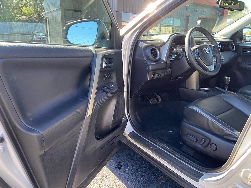 Used 2014 Toyota RAV4 Limited w/ Technology Package AWD/4WD image 11