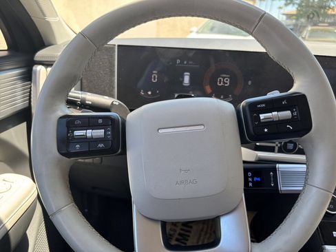 Used 2025 Hyundai Santa Fe SEL FWD image 25