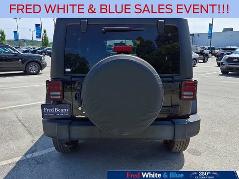 Used 2018 Jeep Wrangler Unlimited Sport AWD/4WD image 9