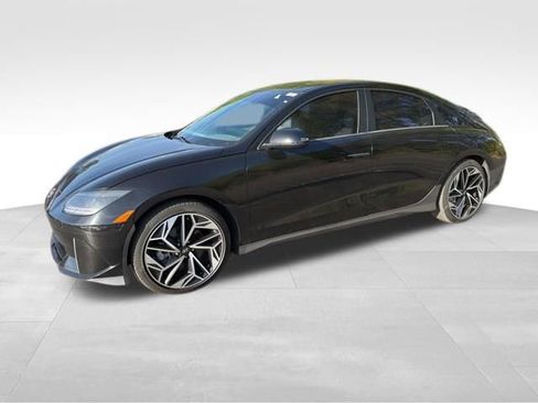 Used 2024 Hyundai Ioniq 6 SEL image 2