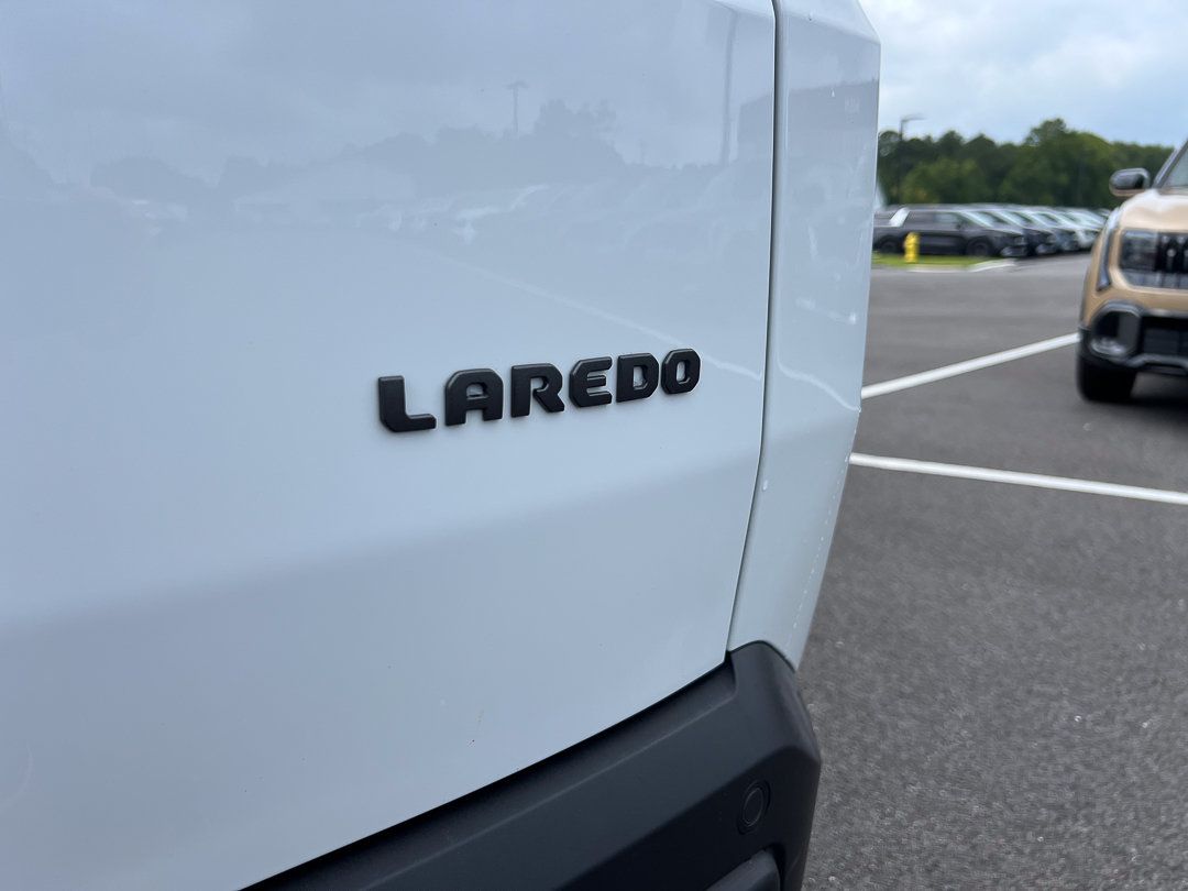 Used 2026 Jeep Cherokee Laredo AWD/4WD image 5