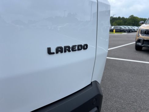 Used 2026 Jeep Cherokee Laredo AWD/4WD image 5
