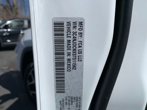 Used 2025 Jeep Compass Limited image 30