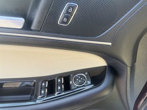 Used 2018 Ford Edge SEL w/ Equipment Group 201A AWD/4WD image 8