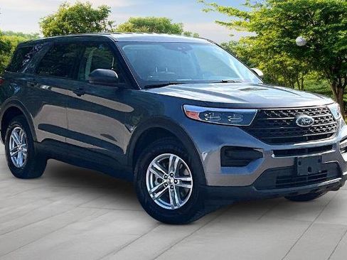 Certified 2022 Ford Explorer 4WD image 1